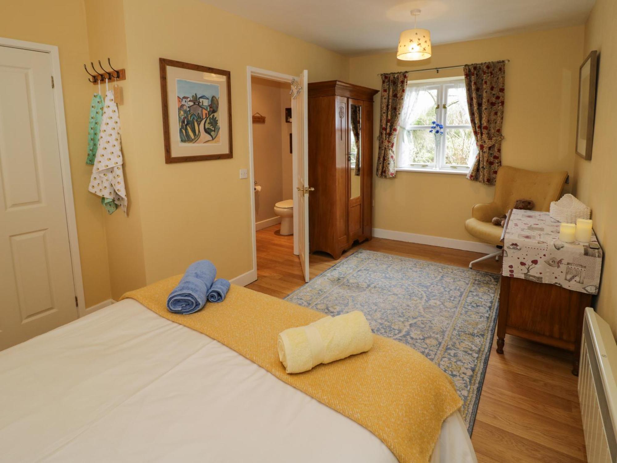 The Garden Lodge Бриджнорт Екстериор снимка